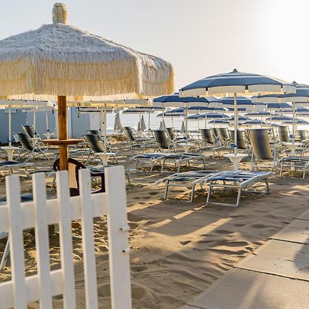 Hotel Joli Alba Adriatica Ngoại thất bức ảnh