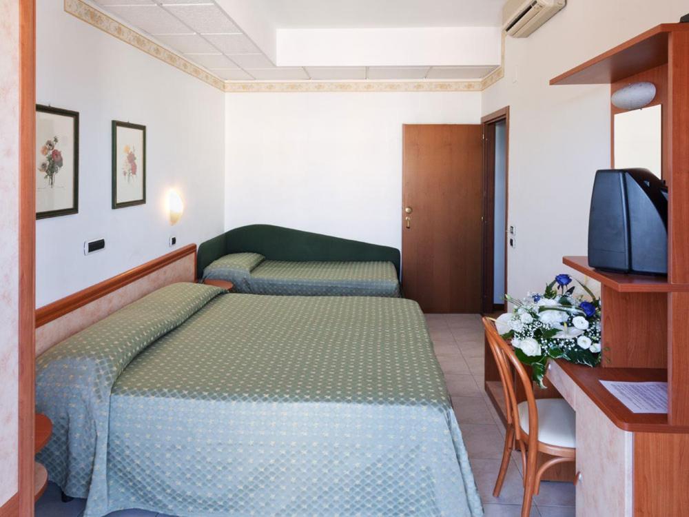 Hotel Joli Alba Adriatica Ngoại thất bức ảnh