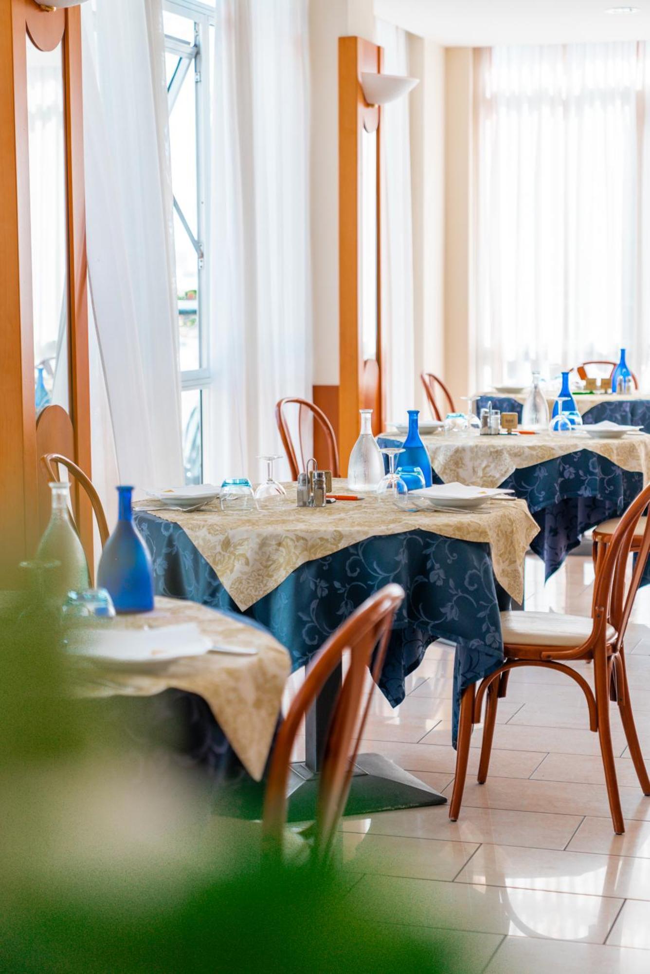 Hotel Joli Alba Adriatica Ngoại thất bức ảnh